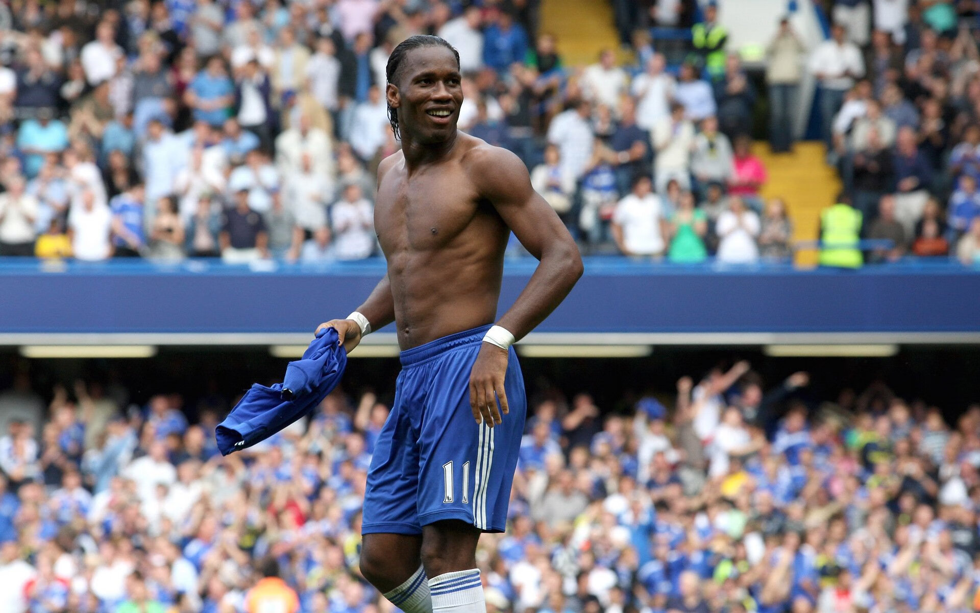 勇士新秀参加社区篮球活动赢得球迷喜爱，nba勇士新秀